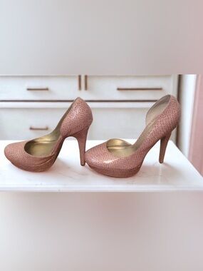 GUESS blush pink snakeskin heels | size 5.5